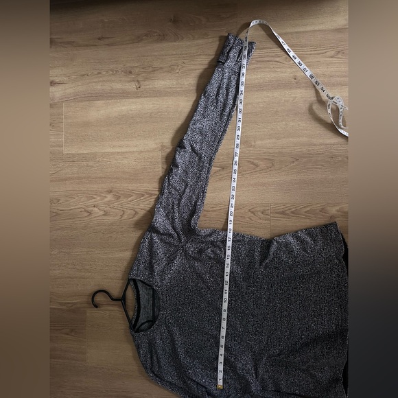 Women’s Lululemon Cold Weather Running Shirt - Picture 7 of 8